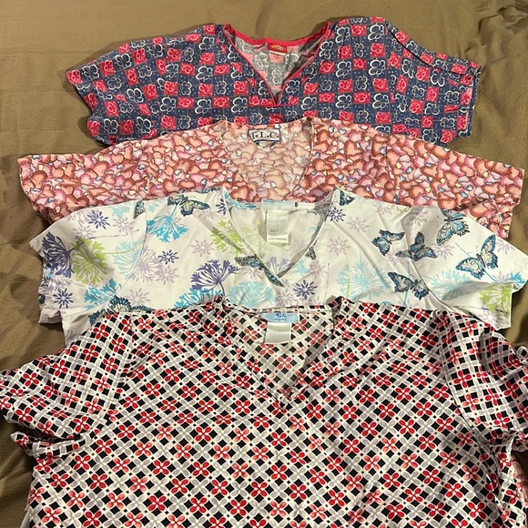 Lot of 4 Medium scrub tops. Dickies, TLC, & SB Scrubs. See below for measurement - Picture 1 of 9